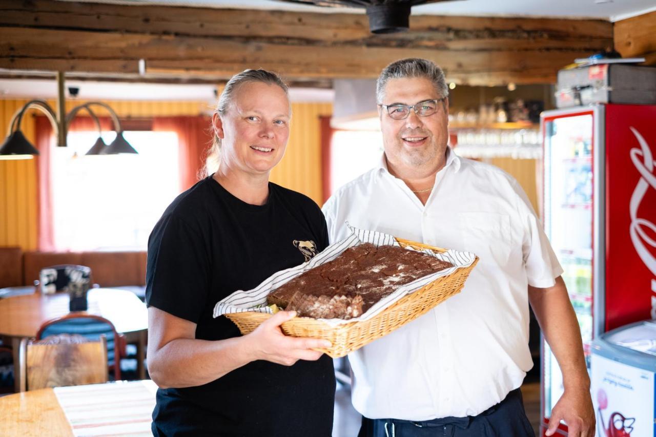 Bed & Breakfast Restaurang Sybarit Houtskar 외부 사진
